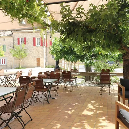 De L'aven فندق