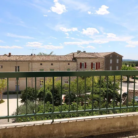 De L'aven فندق